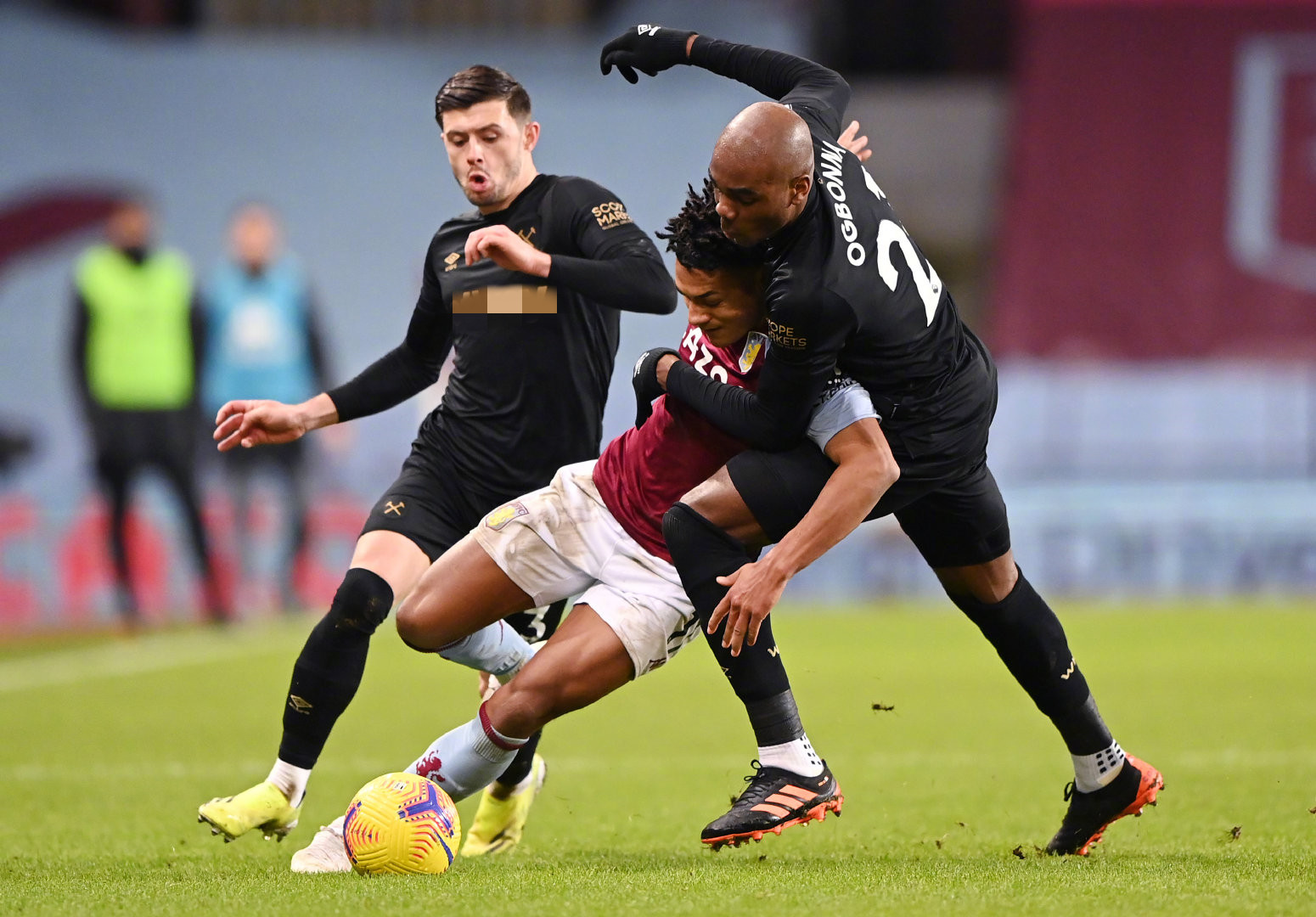 队在中场的 队在中场的